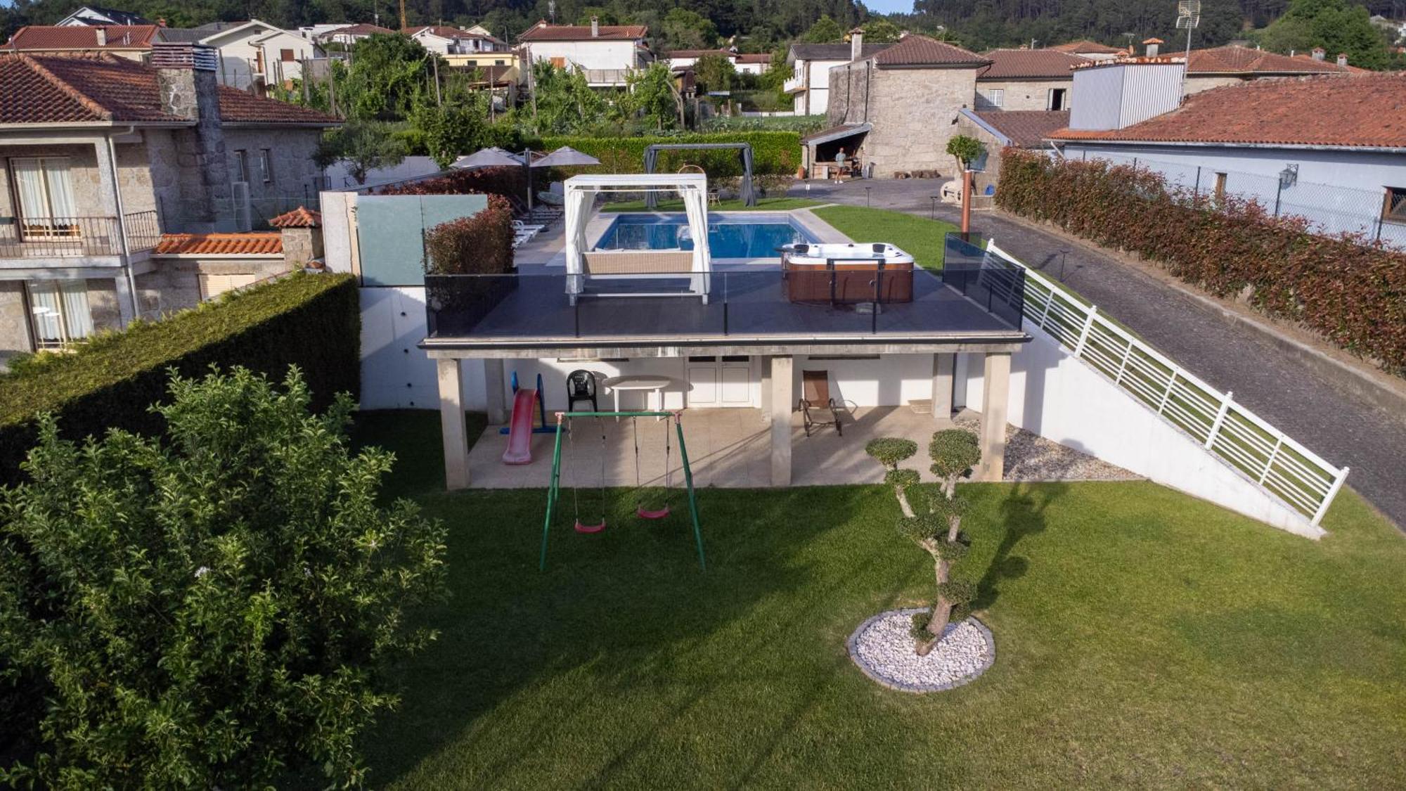 Villa Moura - Pool & Jacuzzi Póvoa de Lanhoso Екстериор снимка